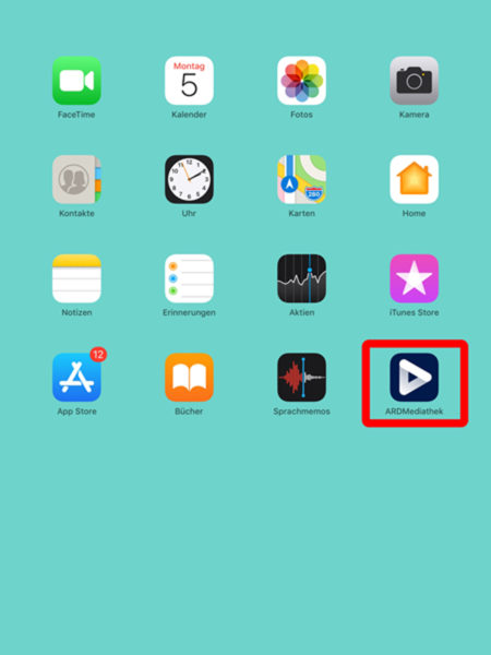 Das Bild zeigt den Bildschirm eines iPads. Dort ist die ARD-Audiothek rot markiert.